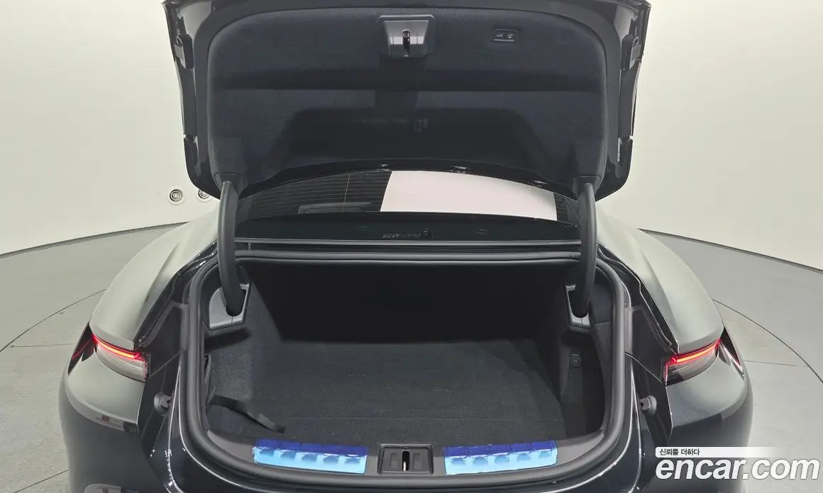 Porsche Taycan 2025 0.1 автомат (гидро), фото 25
