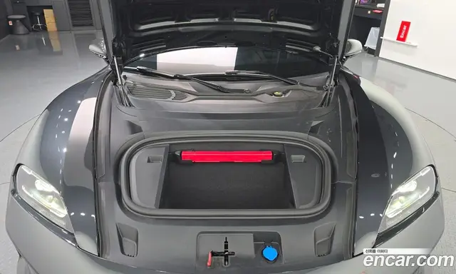 Porsche Taycan 2025 0.1 автомат (гидро), миниатюра 6
