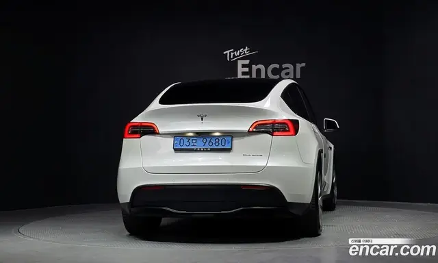 Tesla Model Y 2022 0.2 автомат (гидро), миниатюра 4