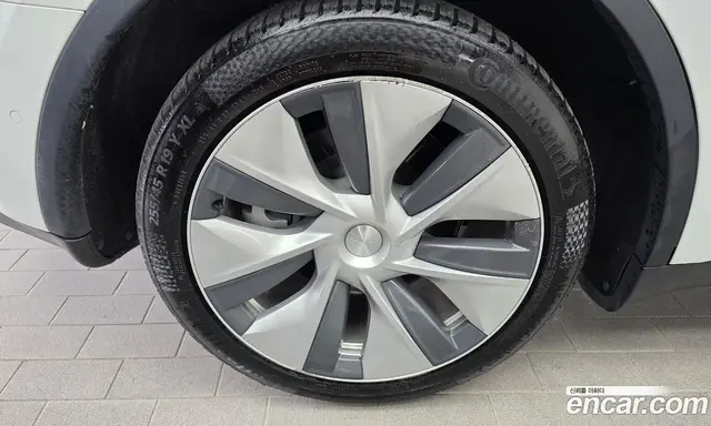 Tesla Model Y 2022 0.2 автомат (гидро), миниатюра 5