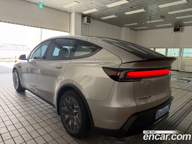 Tesla Model Y 2026 0.2 автомат (гидро), миниатюра 2