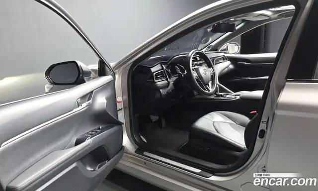 Toyota Camry 2018 2.5 автомат (гидро), миниатюра 12