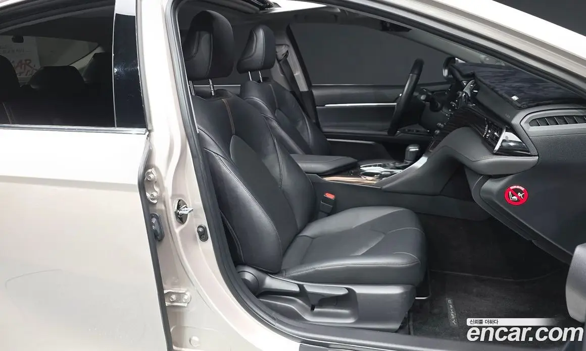 Toyota Camry 2018 2.5 автомат (гидро), фото 16