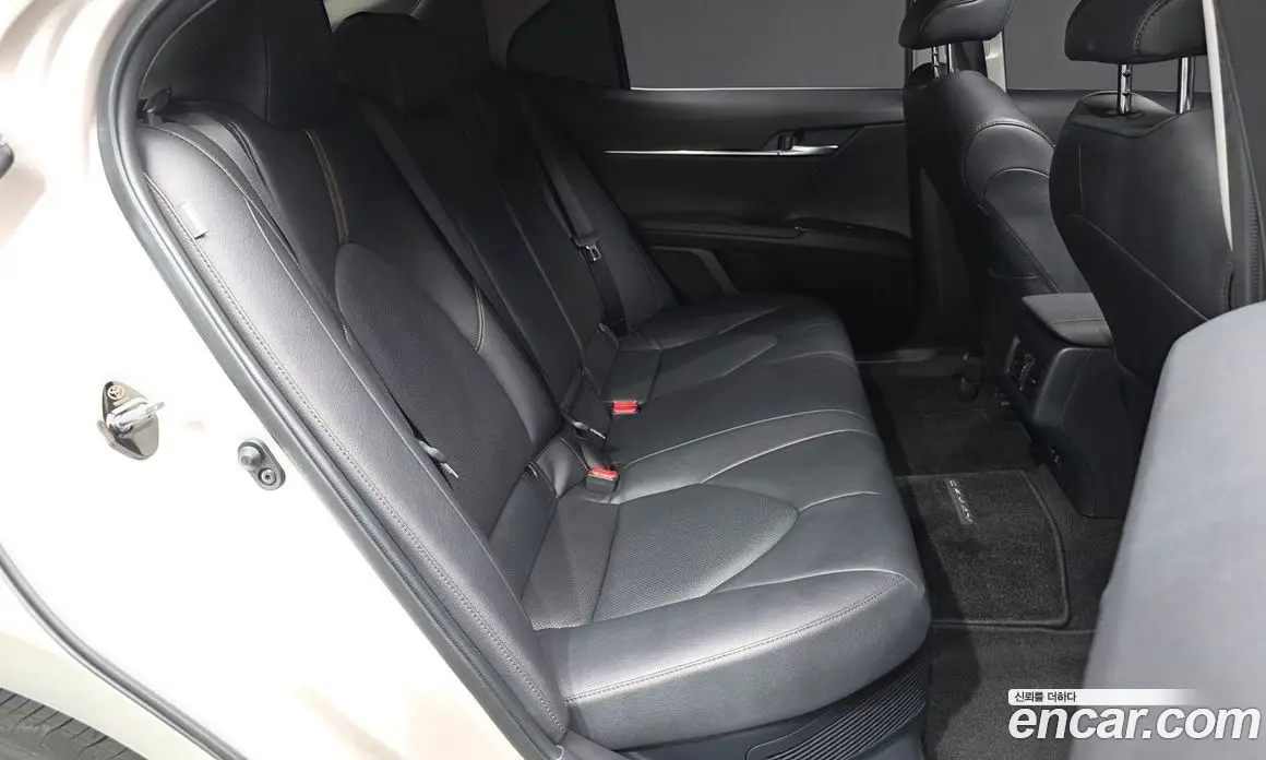 Toyota Camry 2018 2.5 автомат (гидро), фото 17