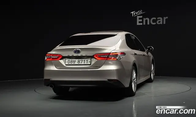Toyota Camry 2018 2.5 автомат (гидро), миниатюра 3