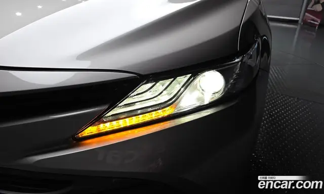 Toyota Camry 2018 2.5 автомат (гидро), миниатюра 7