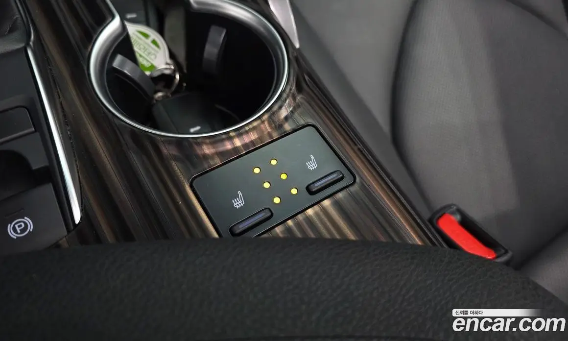 Toyota Camry 2019 2.5 автомат (гидро), фото 21