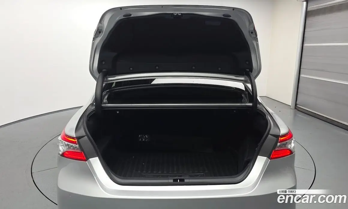 Toyota Camry 2019 2.5 автомат (гидро), фото 25