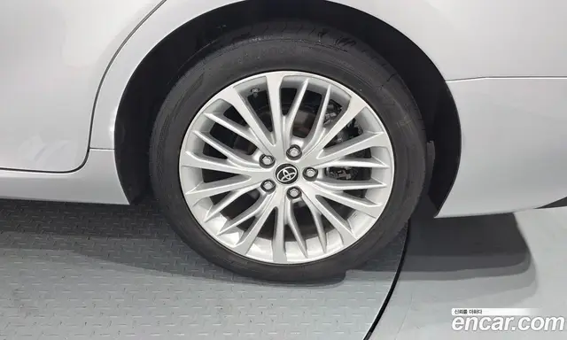 Toyota Camry 2019 2.5 автомат (гидро), миниатюра 4