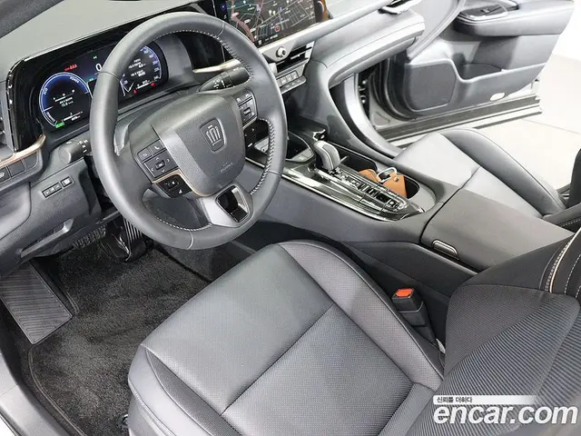 Toyota Crown 2025 2.5 автомат (гидро), миниатюра 10