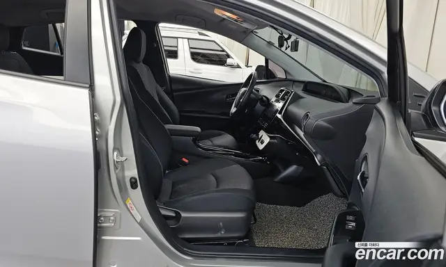 Toyota Prius 2017 1.8 автомат (гидро), миниатюра 11