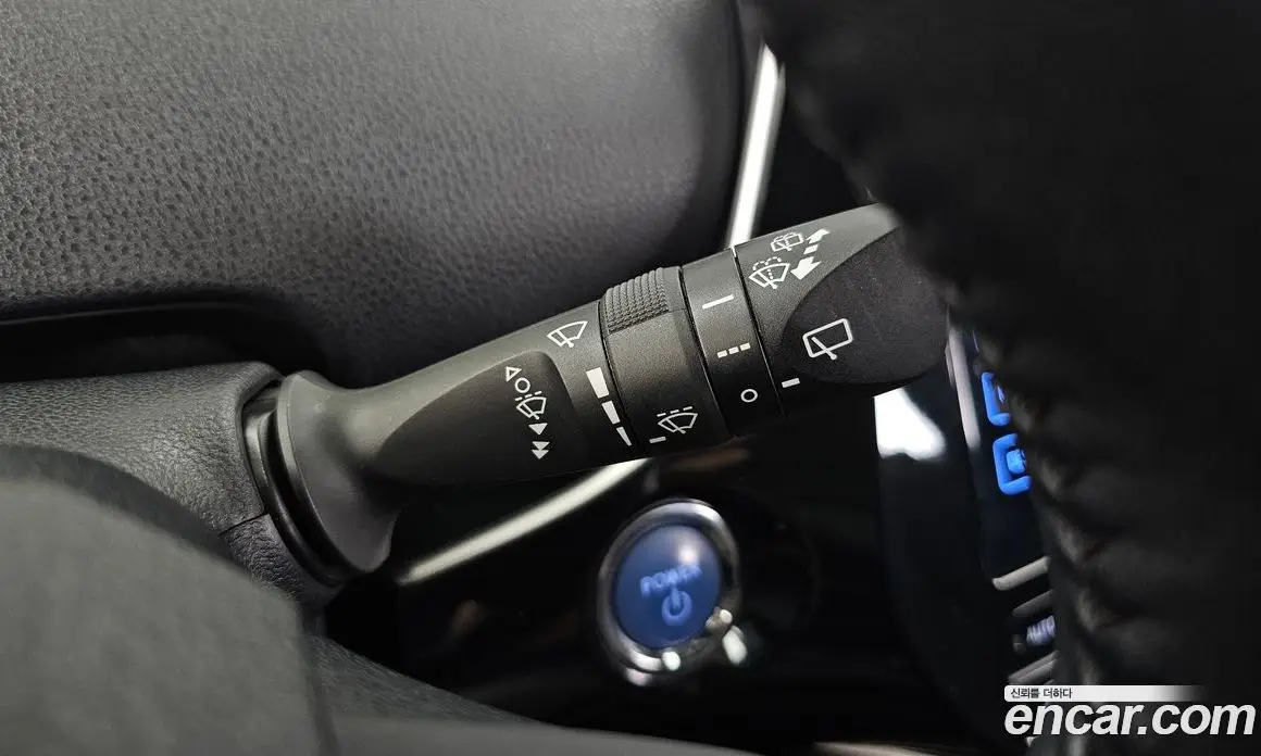 Toyota Prius 2017 1.8 автомат (гидро), фото 19