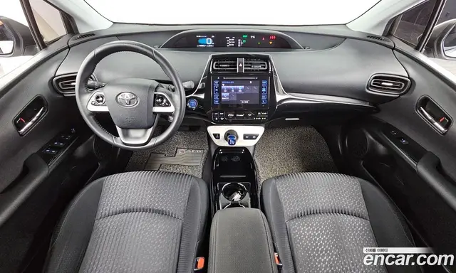 Toyota Prius 2017 1.8 автомат (гидро), миниатюра 7