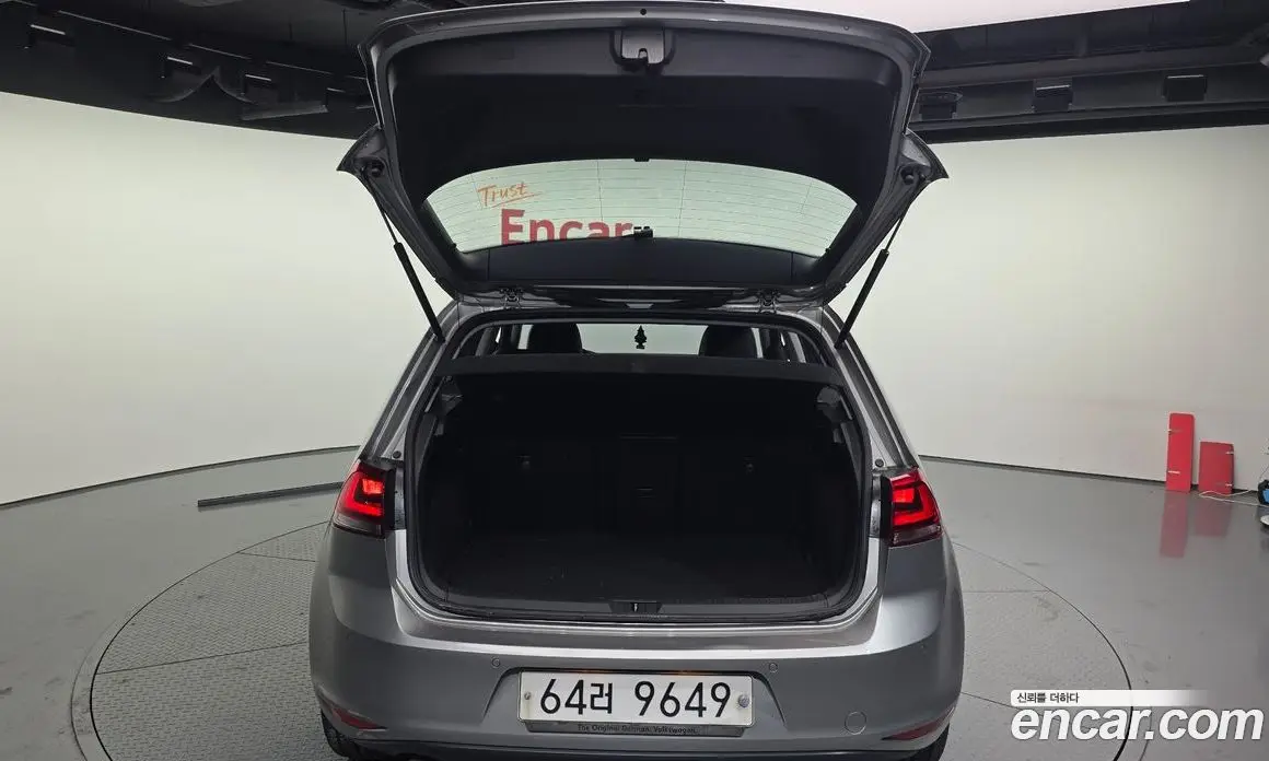 Volkswagen Golf 2015 1.6 автомат (гидро), фото 20 Volkswagen Golf 2015 1.6 автомат (гидро), фото 20