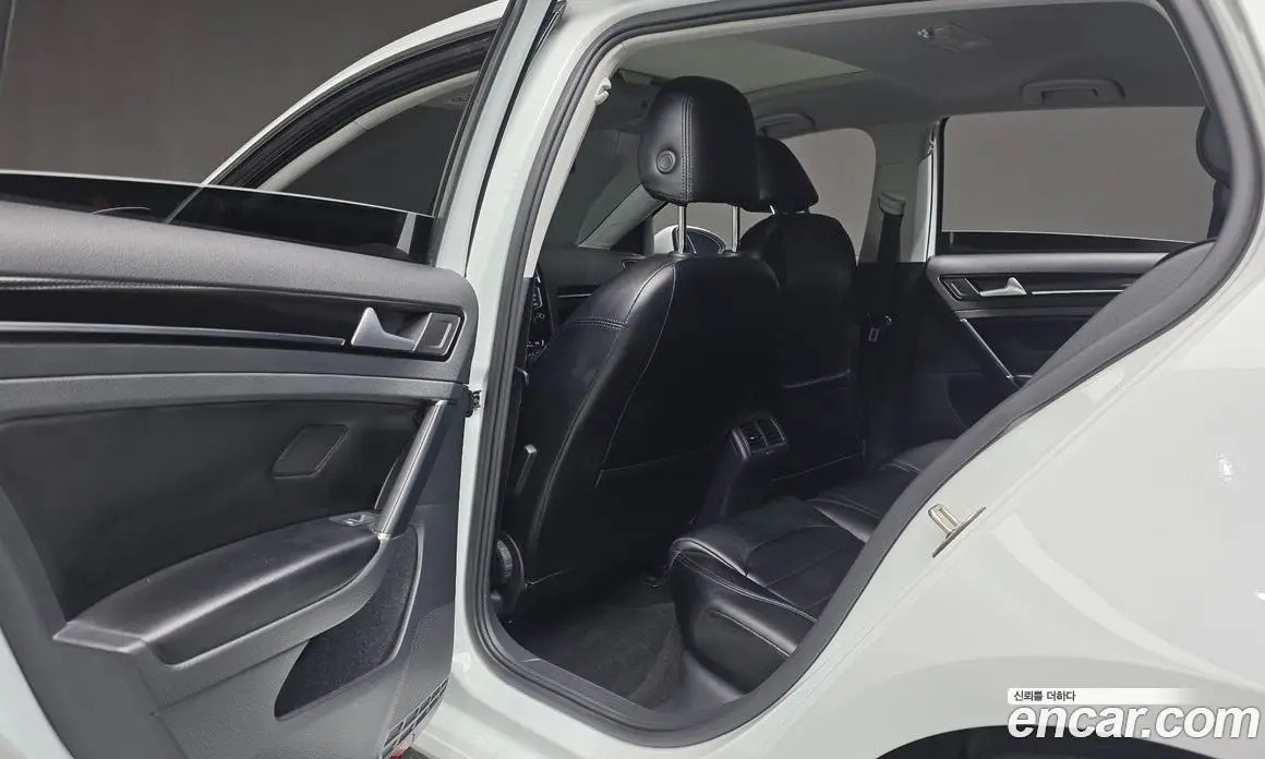 Volkswagen Golf 2015 2.0 автомат (гидро), фото 17
