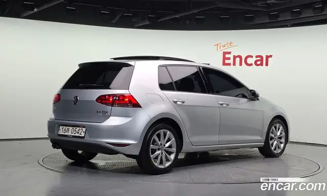Volkswagen Golf 2016 2.0 автомат (гидро), миниатюра 2