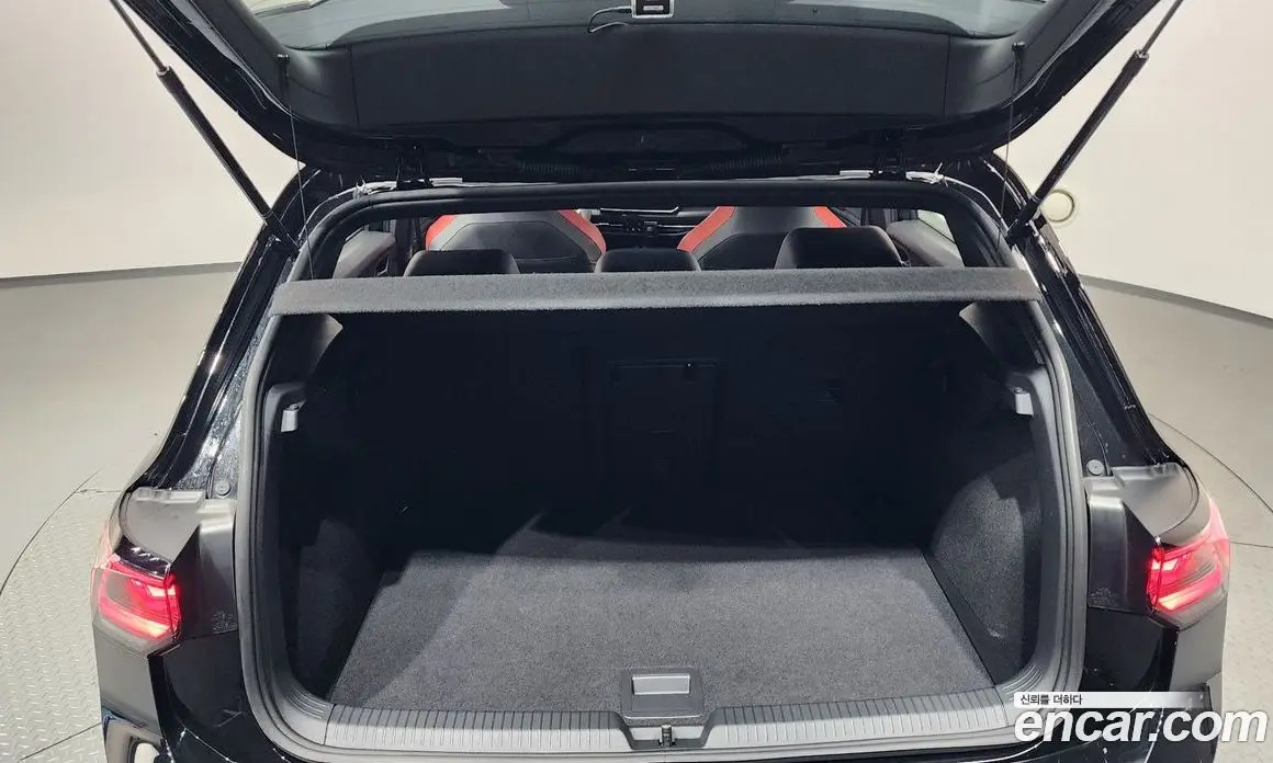 Volkswagen Golf 2025 2.0 автомат (гидро), фото 24
