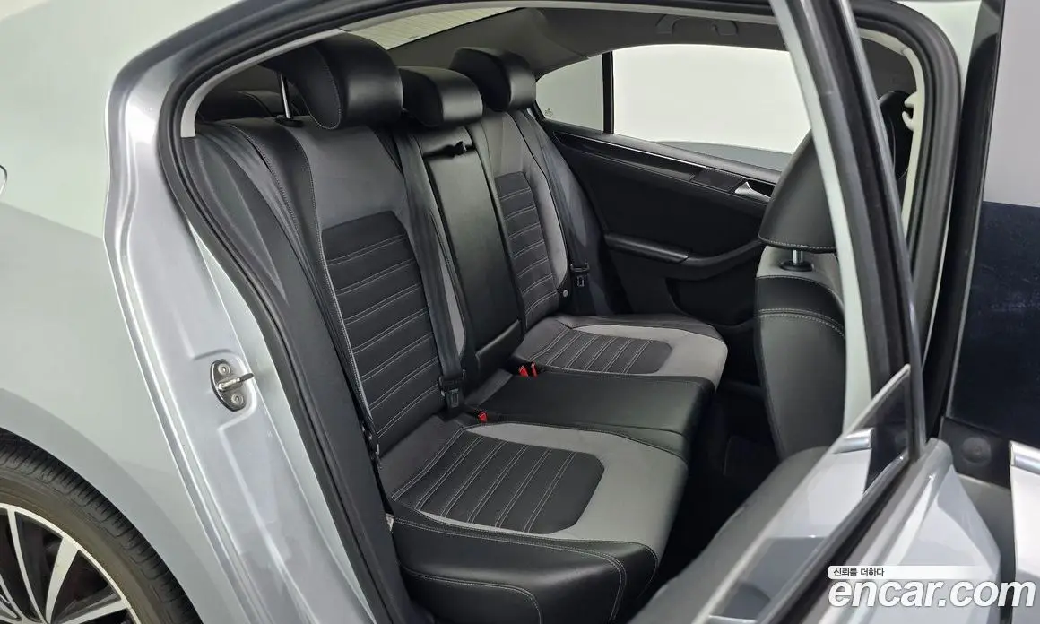 Volkswagen Jetta 2015 2.0 автомат (гидро), фото 12