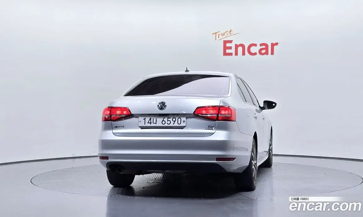 Volkswagen Jetta 2015 2.0 автомат (гидро), фото 4