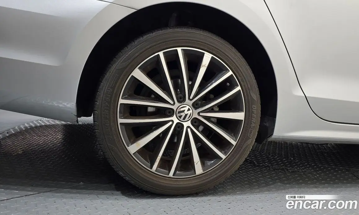 Volkswagen Jetta 2015 2.0 автомат (гидро), фото 5