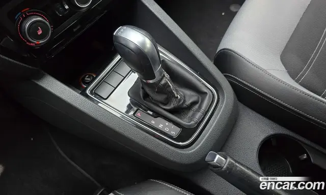 Volkswagen Jetta 2015 2.0 автомат (гидро), миниатюра 9