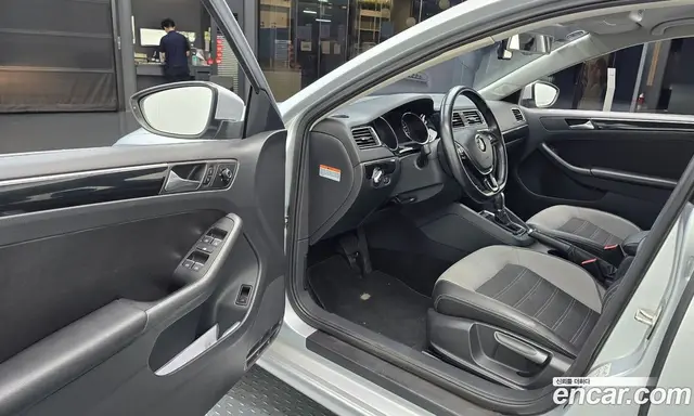 Volkswagen Jetta 2015 2.0 автомат (гидро), миниатюра 10