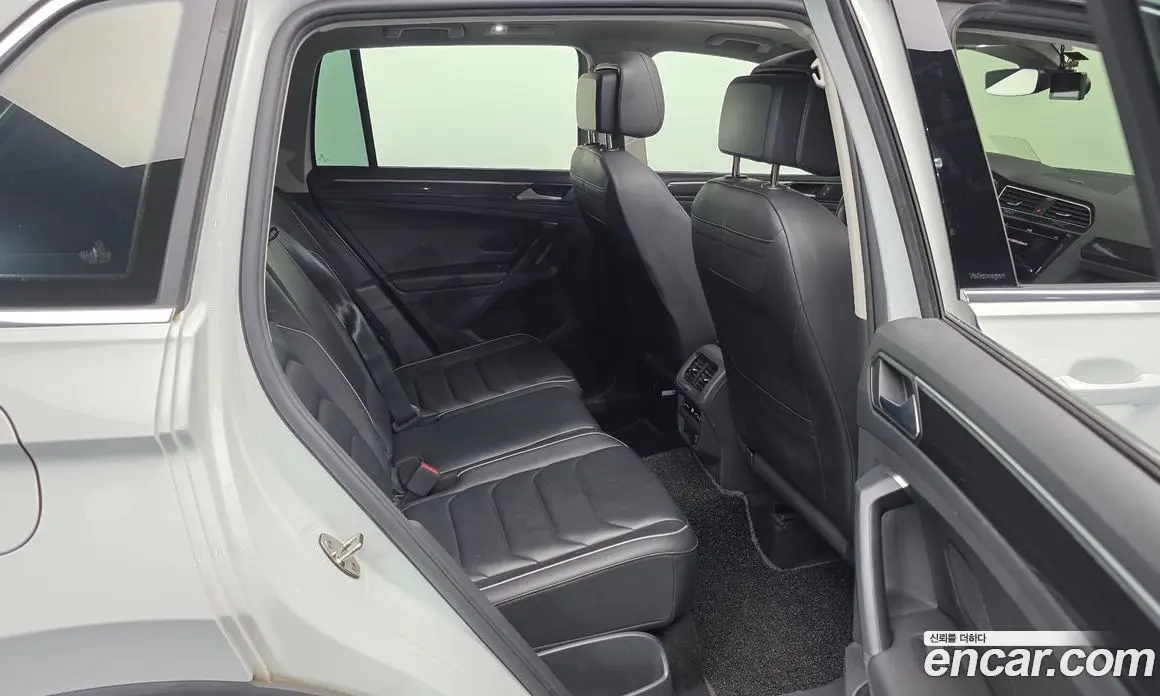 Volkswagen Tiguan 2023 2.0 автомат (гидро), фото 12
