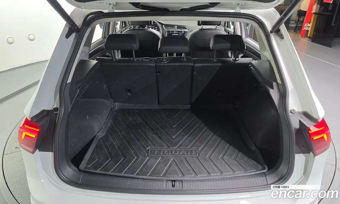 Volkswagen Tiguan 2023 2.0 автомат (гидро), фото 20