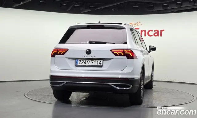 Volkswagen Tiguan 2023 2.0 автомат (гидро), миниатюра 4