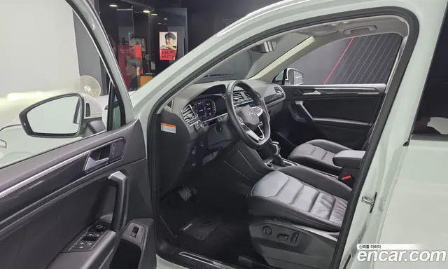 Volkswagen Tiguan 2023 2.0 автомат (гидро), миниатюра 10