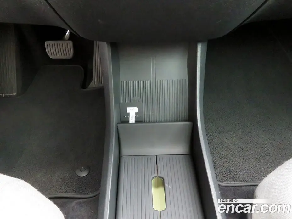 Volvo EX30 2025 0.2 автомат (гидро), фото 16