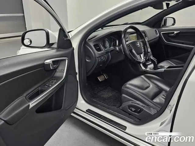 Volvo S60 2015 2.0 автомат (гидро), миниатюра 11