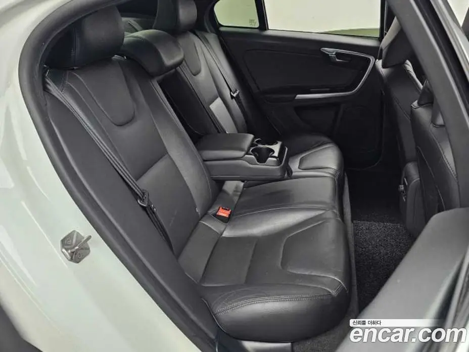 Volvo S60 2015 2.0 автомат (гидро), фото 12