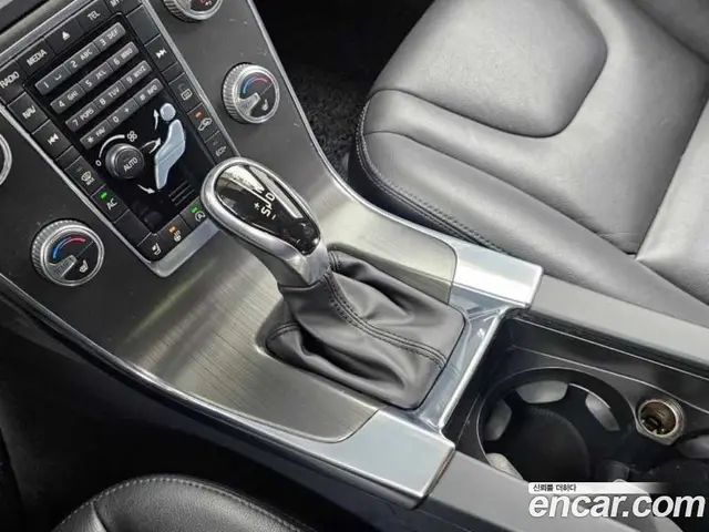 Volvo S60 2015 2.0 автомат (гидро), миниатюра 9