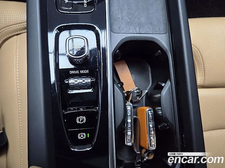 Volvo XC60 2021 2.0 автомат (гидро), фото 14