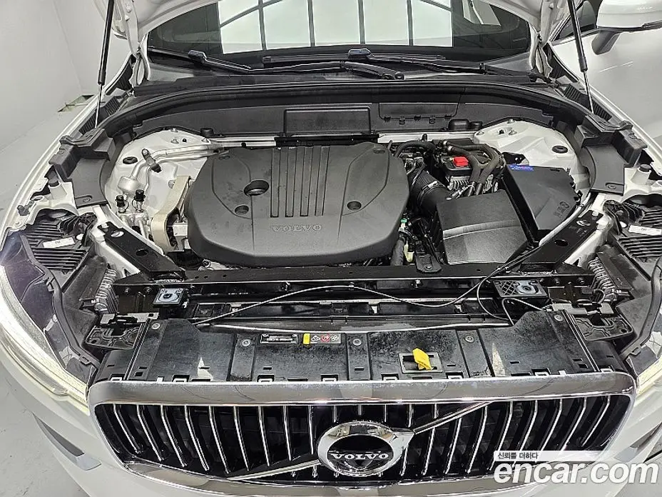 Volvo XC60 2021 2.0 автомат (гидро), фото 17