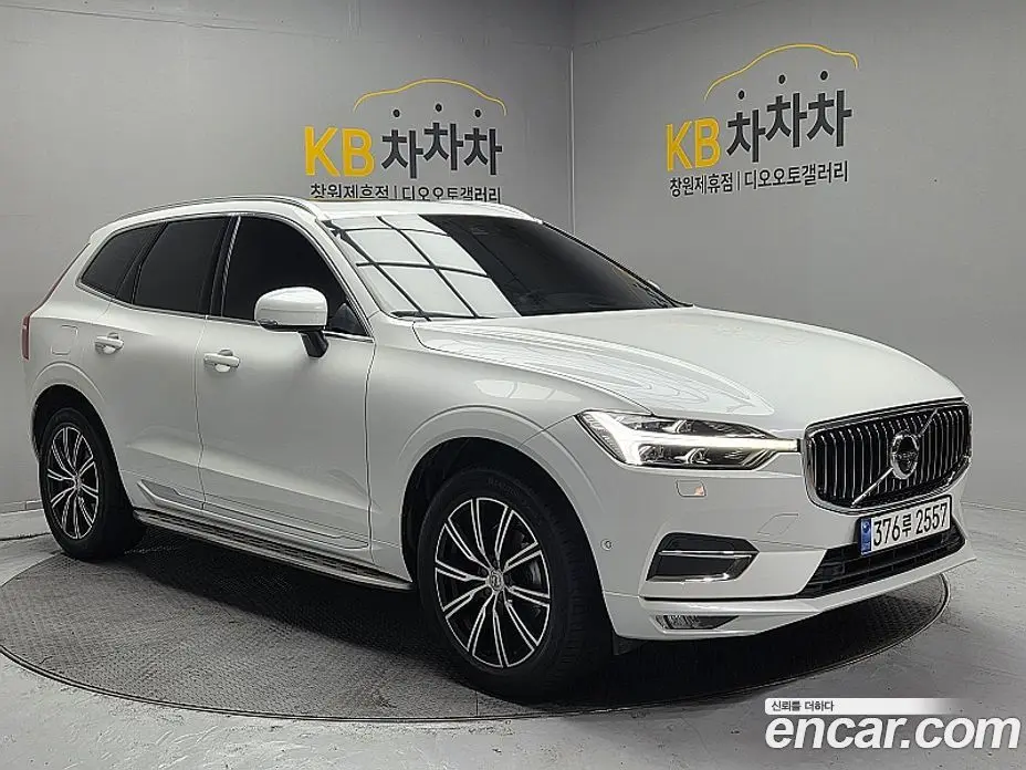 Volvo XC60 2021 2.0 автомат (гидро), фото 3