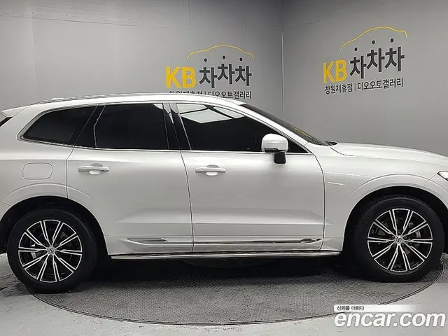 Volvo XC60 2021 2.0 автомат (гидро), миниатюра 4