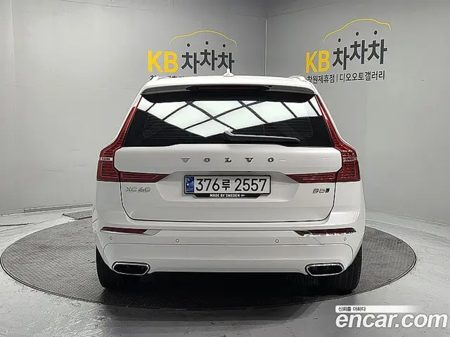 Volvo XC60 2021 2.0 автомат (гидро), миниатюра 6