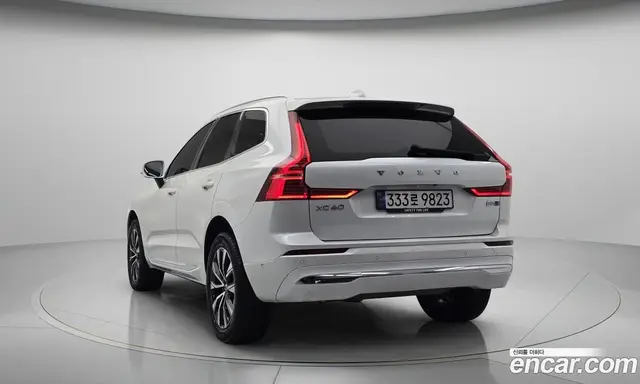 Volvo XC60 2023 2.0 автомат (гидро), миниатюра 2