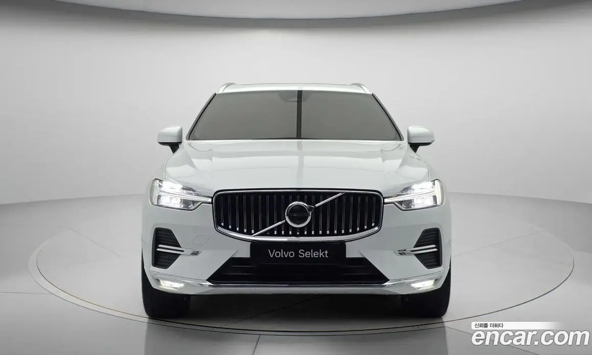Volvo XC60 2023 2.0 автомат (гидро), фото 3