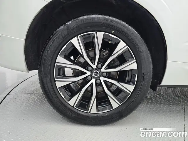 Volvo XC60 2023 2.0 автомат (гидро), миниатюра 6