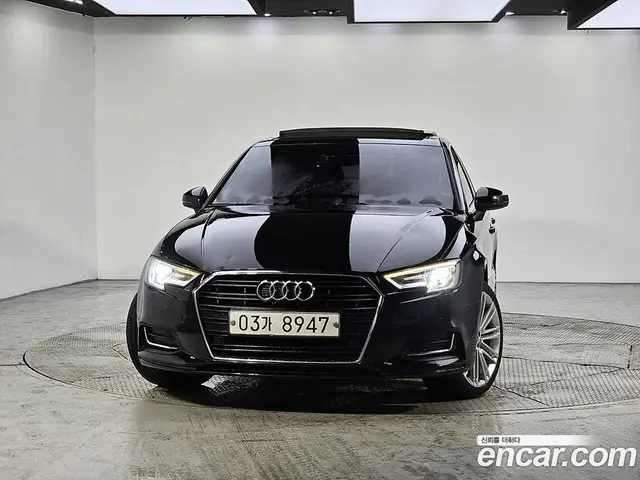 Audi A3 2018 2.0 автомат (гидро), миниатюра 2