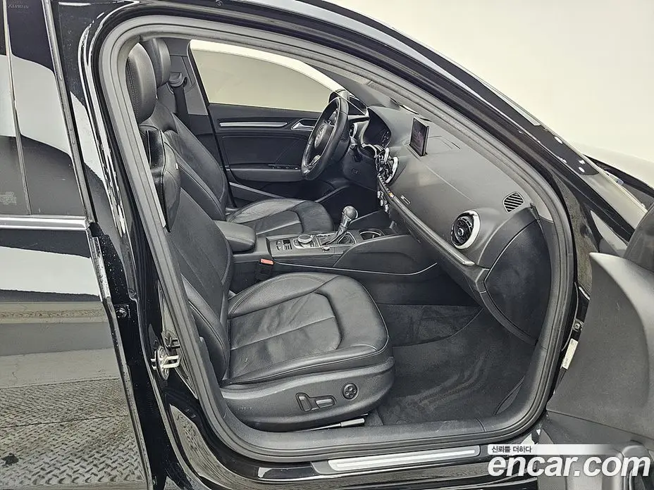 Audi A3 2018 2.0 автомат (гидро), фото 11