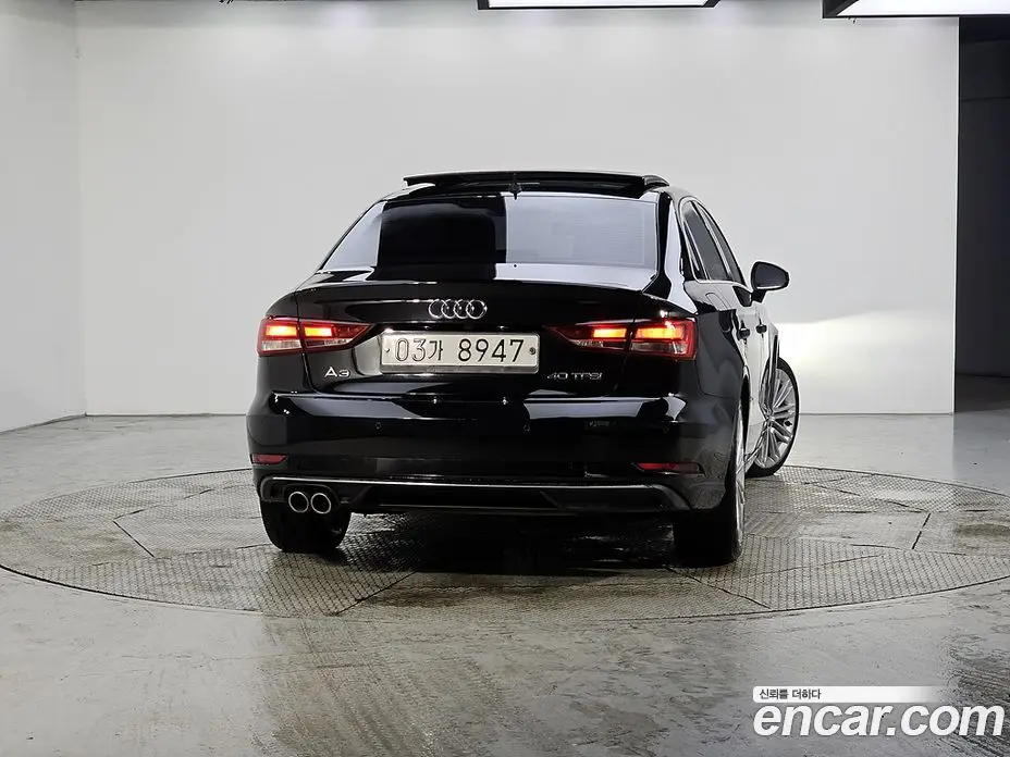 Audi A3 2018 2.0 автомат (гидро), фото 3