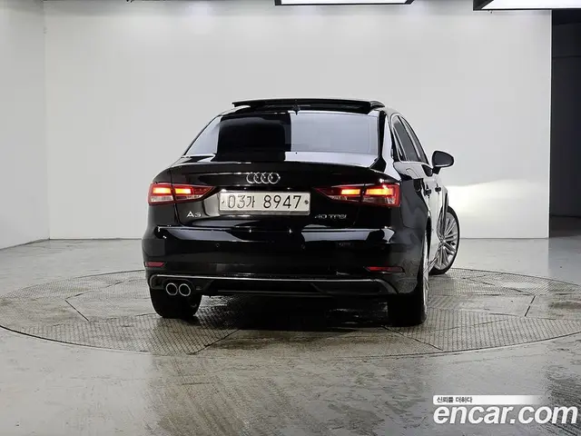 Audi A3 2018 2.0 автомат (гидро), миниатюра 3