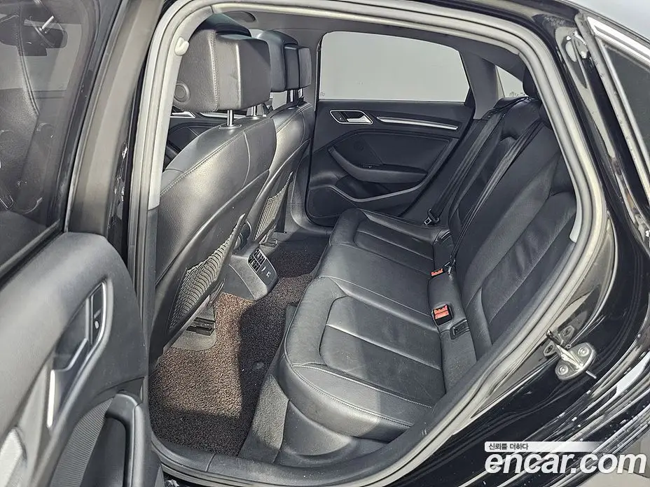 Audi A3 2018 2.0 автомат (гидро), фото 9