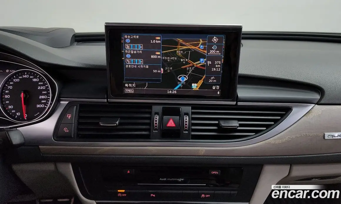 Audi A6 2015 3.0 автомат (гидро), фото 13