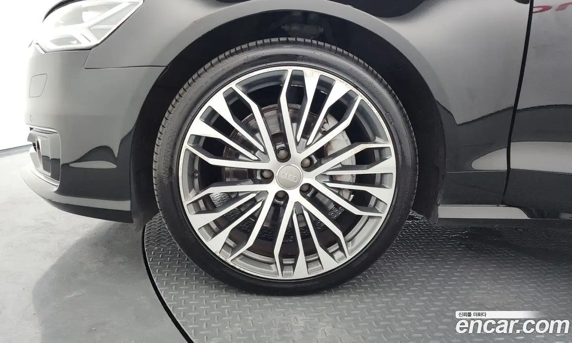 Audi A6 2015 3.0 автомат (гидро), фото 5