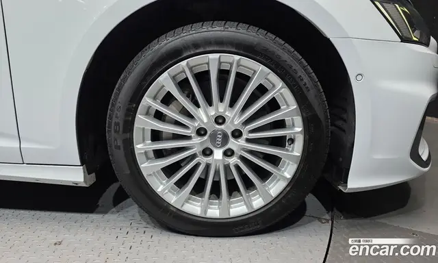 Audi A6 2019 2.0 автомат (гидро), миниатюра 7